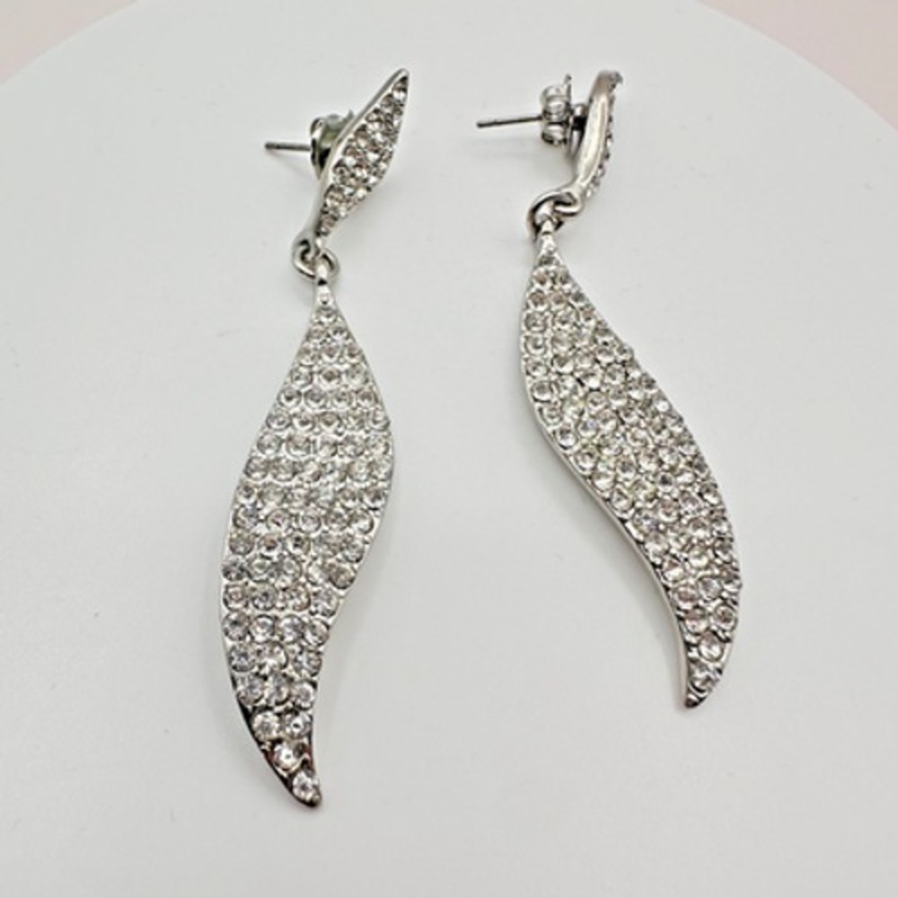 Vintage Y2K Clear Rhinestone Curved Leaf Dangle Earrings Silver Tone Jewelry